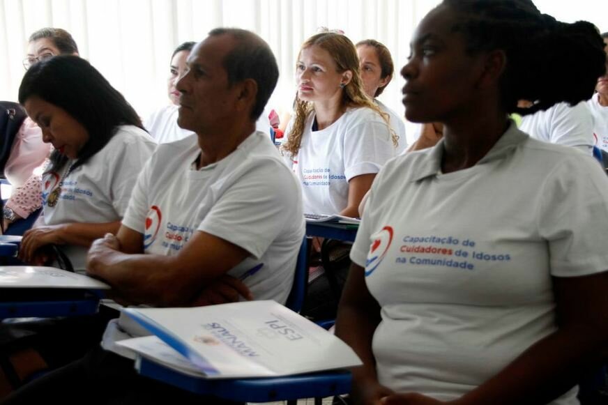 Curso gratuito de Cuidador Comunitário abre 50 vagas na Zona Oeste de Manaus