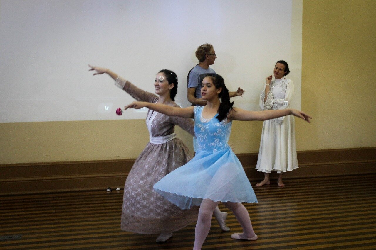 Musical 'The Flowers' promete emocionar o público, em apresentação no Teatro Amazonas